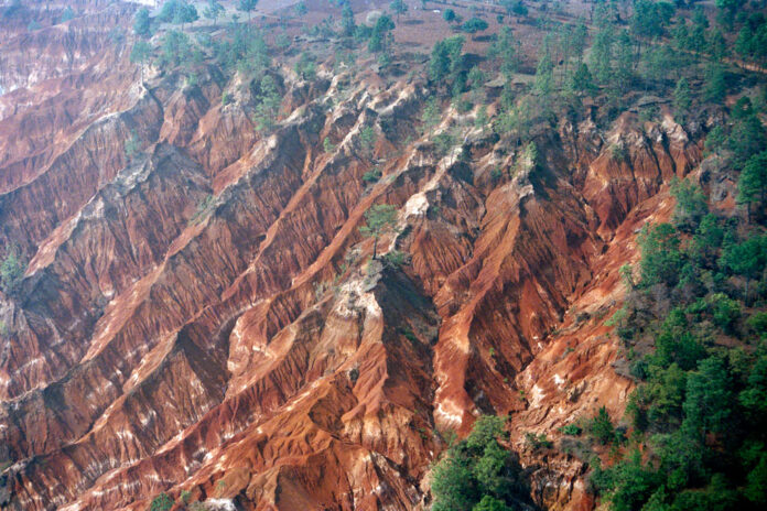 Mountains-of-Quatemala-Soil-Erosion-Deforestation-UN-Photo.jpg